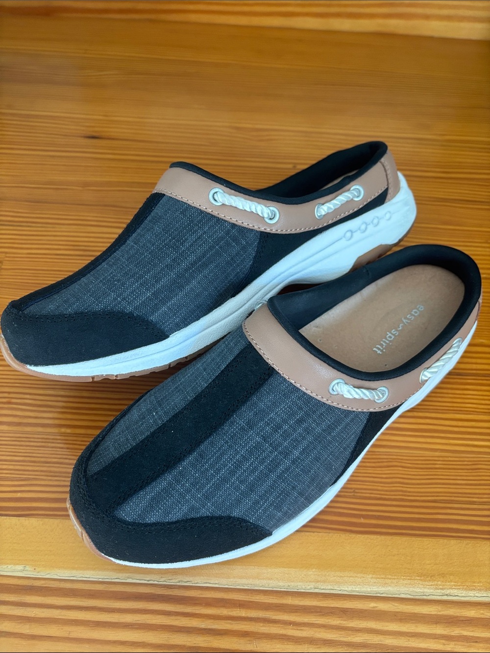Easy Spirit Travelport19 slip on size 8M